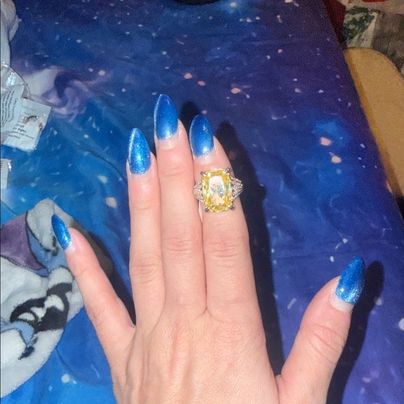 Elegant Silver Ring with Radiant Yellow Stone - Picture 5 of 7